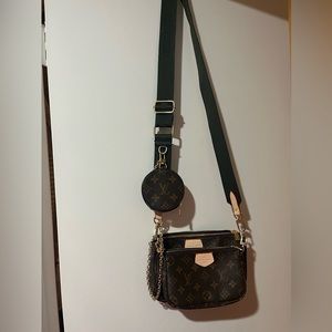 Louis Vuitton multi pochette
